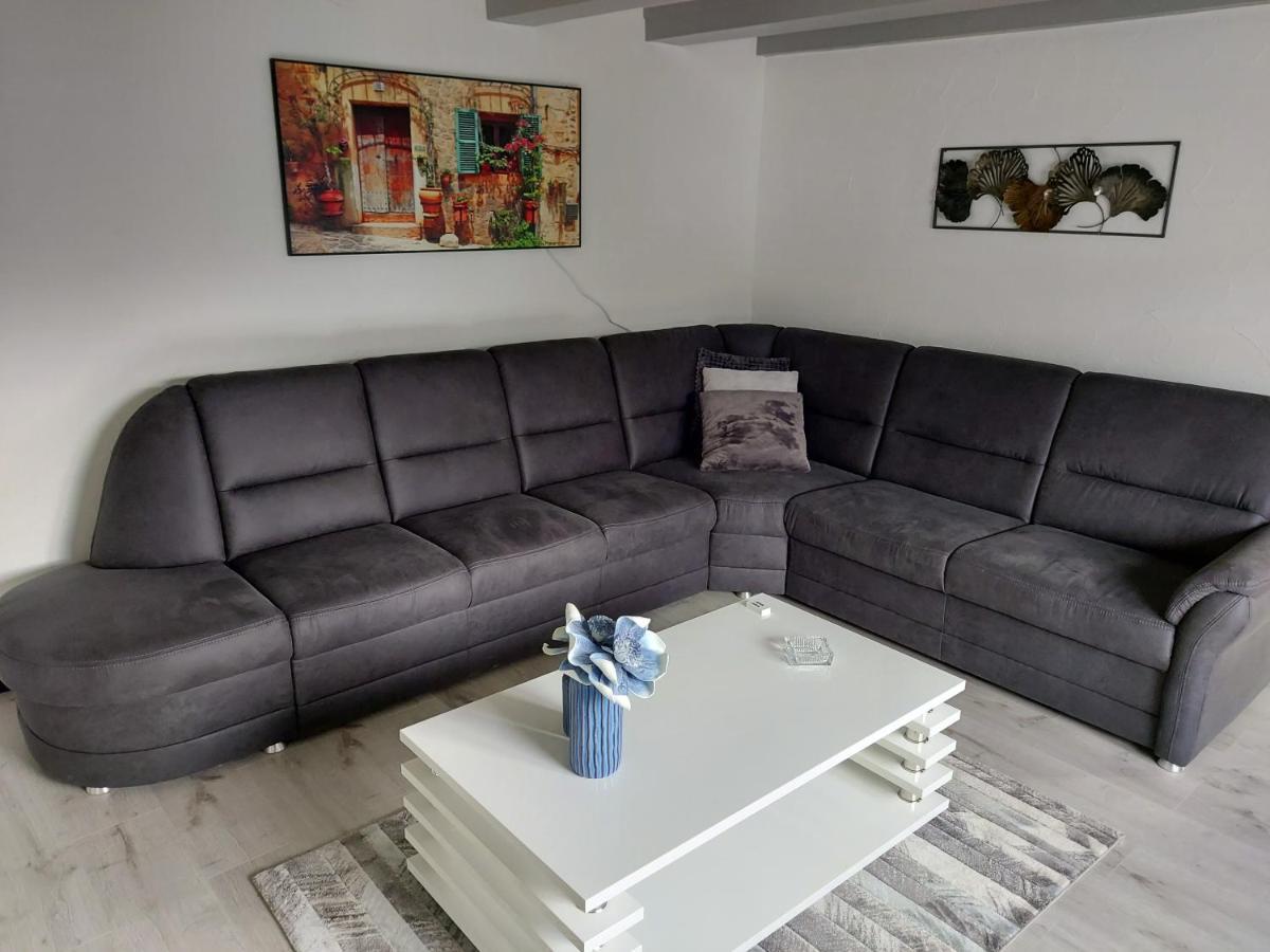 מדבאך Familyhome Lopora מראה חיצוני תמונה